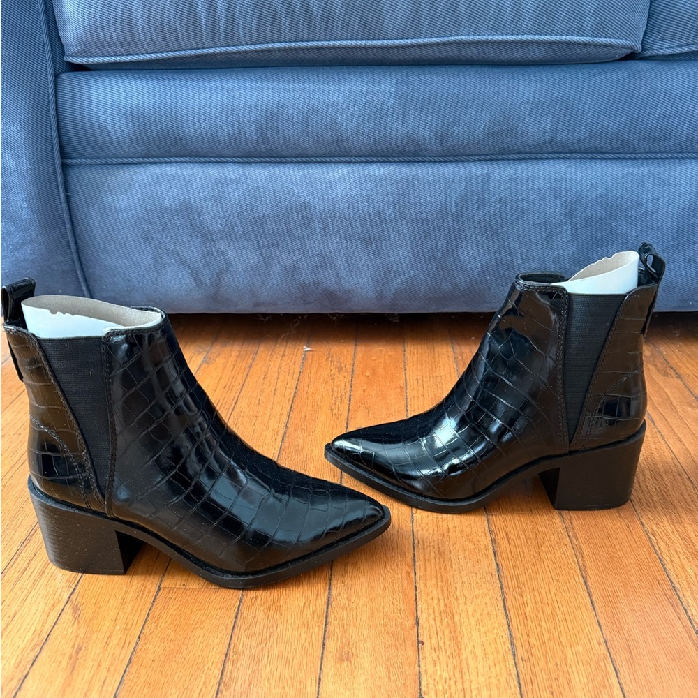 Steve Madden Audience Chelsea Boots Size 6